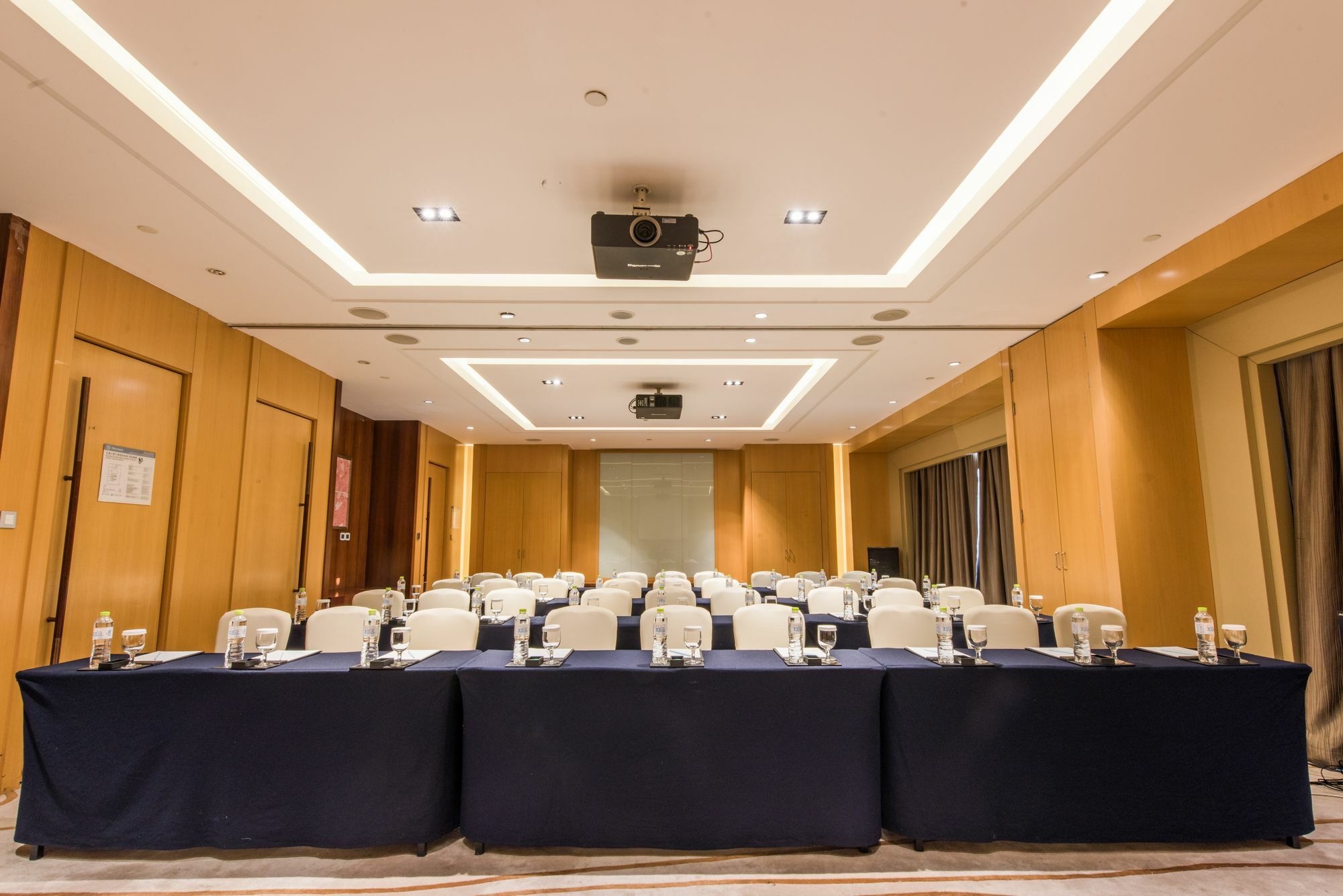 Sheraton Zhenjiang Hotel Exterior foto